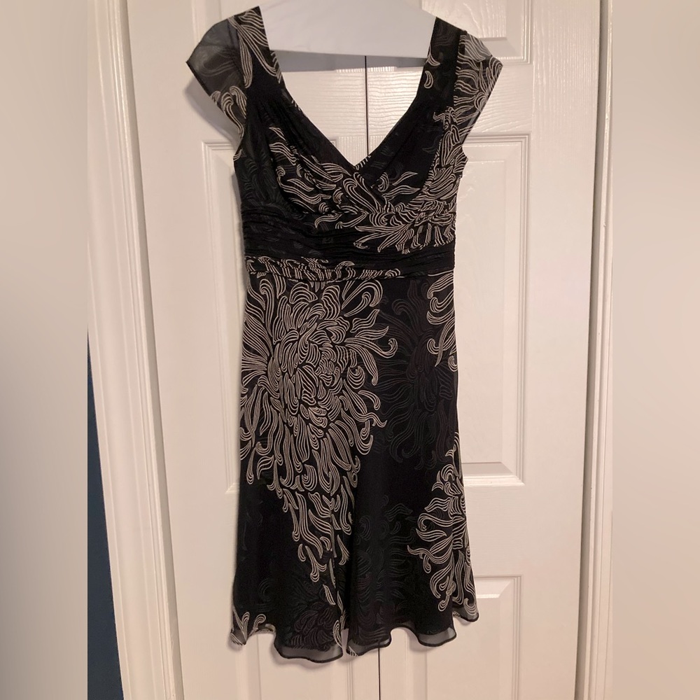 Ann Taylor size 4 silk stunning dress